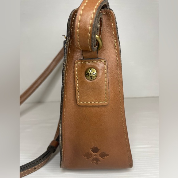 Patricia Nash Poppy Floral Bird Leather Map Crossbody - Picture 4 of 13